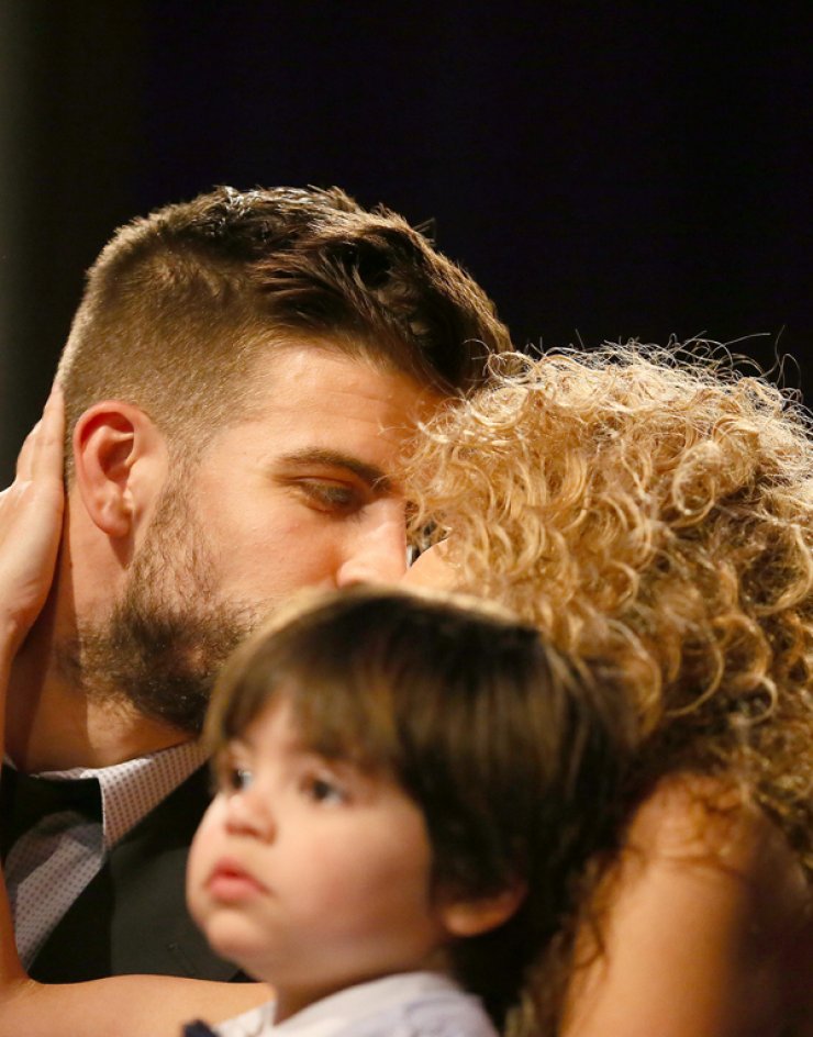 Οι τρυφερές φωτογραφίες της Shakira και του Pique που λιώνουν καρδιές 