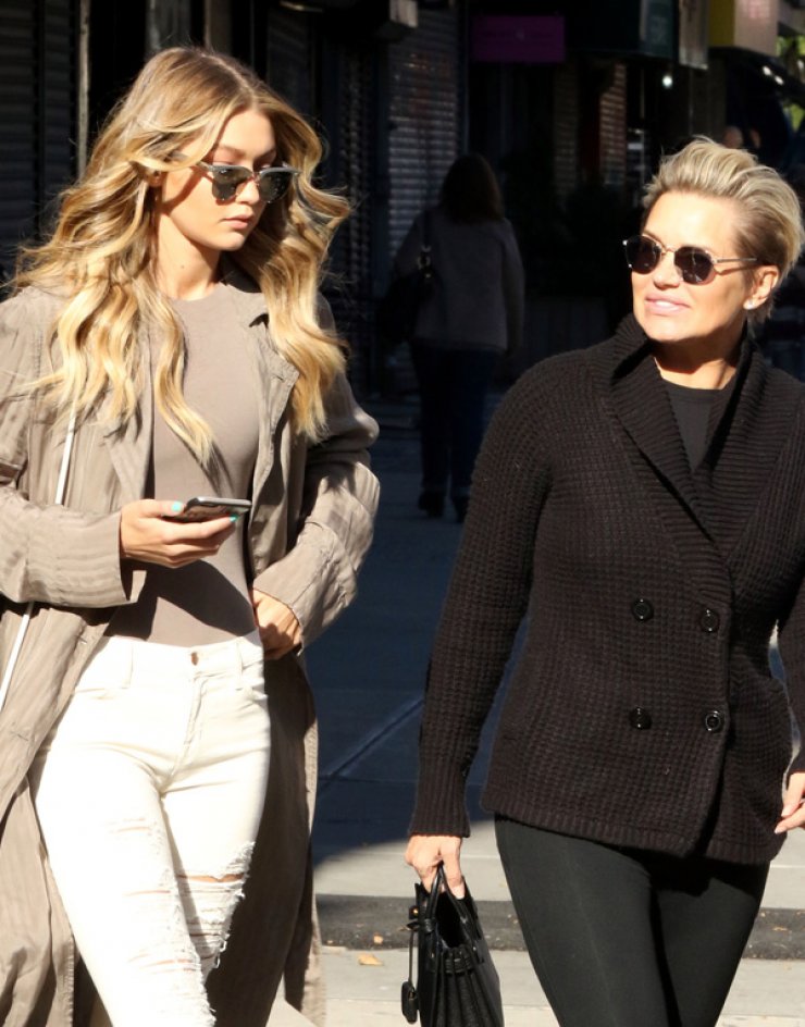 Αυτή είναι η μαμά της Gigi Hadid [εικόνες]