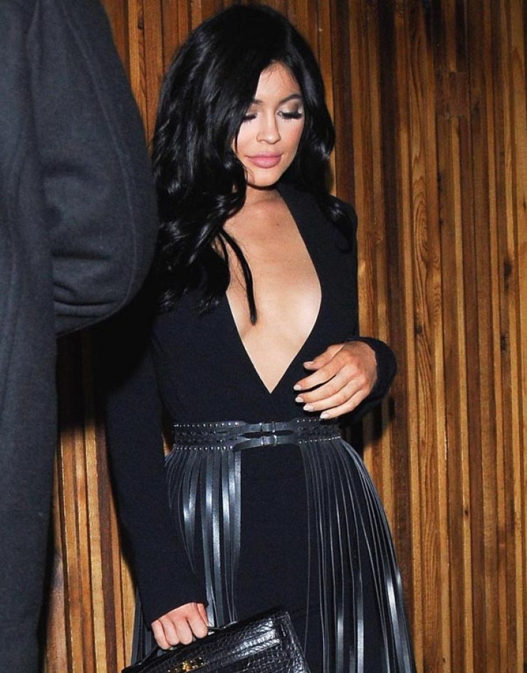 Νέα προκλητική εμφάνιση της Kylie Jenner [εικόνες]