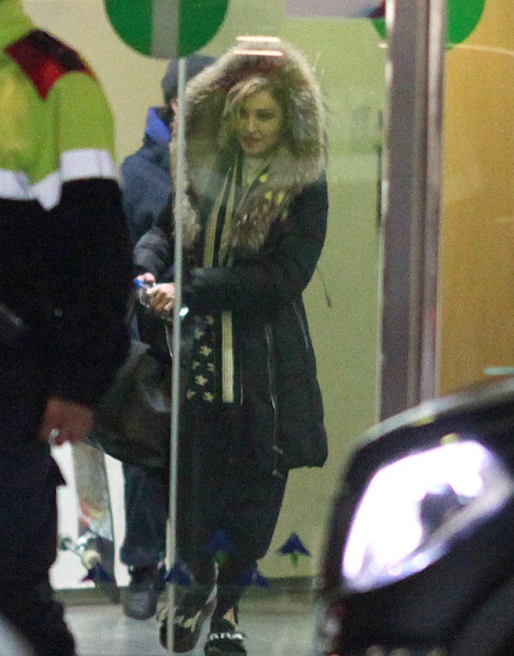 Madonna: Στη Βαρκελώνη με τα παιδιά της [εικόνες]