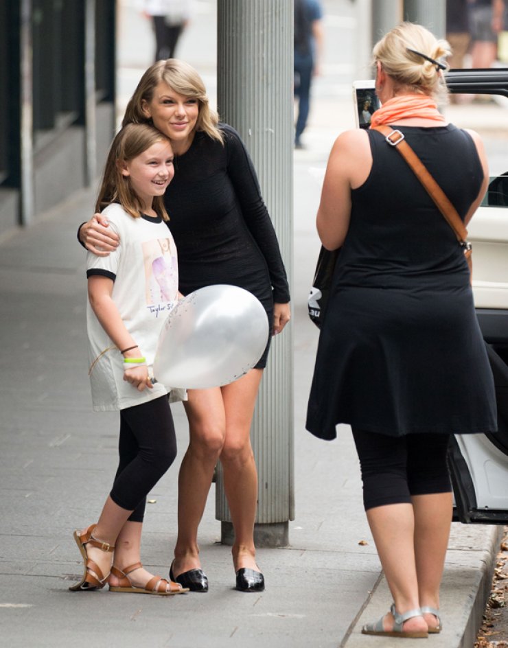 Taylor Swift: Τι συνάντησε στο δρόμο και της έφτιαξε τη μέρα; [εικόνες]