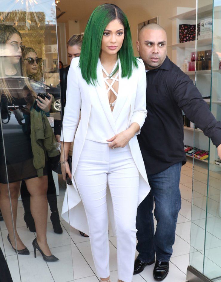 Η Kylie Jenner λανσάρει το δικό της κραγιόν 