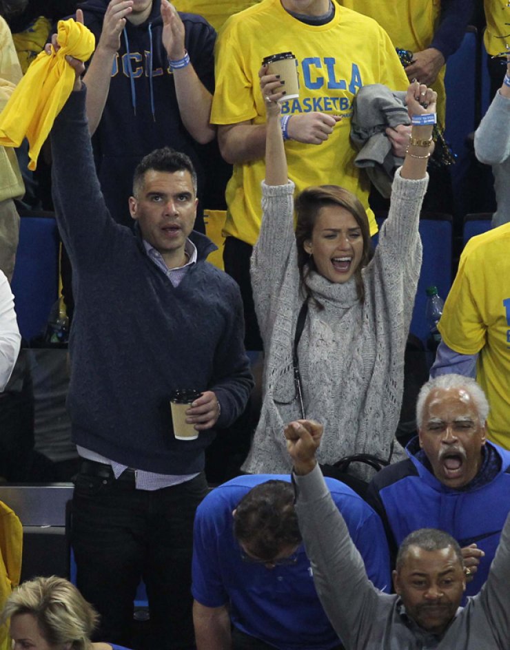 Φανατική οπαδός του μπάσκετ η Jessica Alba [εικόνες]