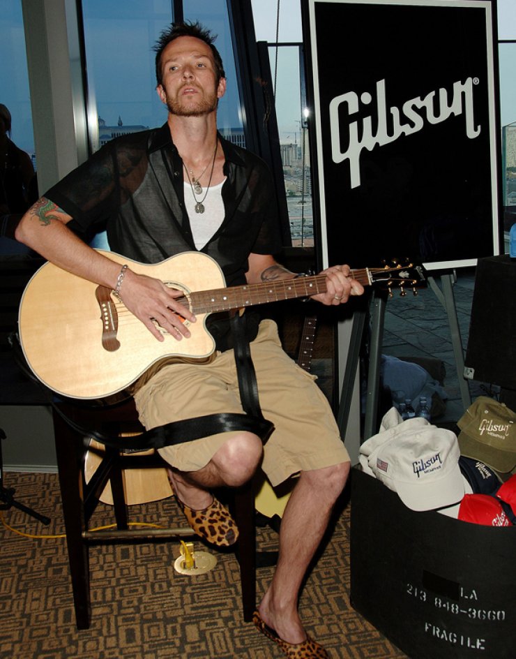 Γνωστός τραγουδιστής άφησε την τελευταία του πνοή μέσα σε λεωφορείο [εικόνες]