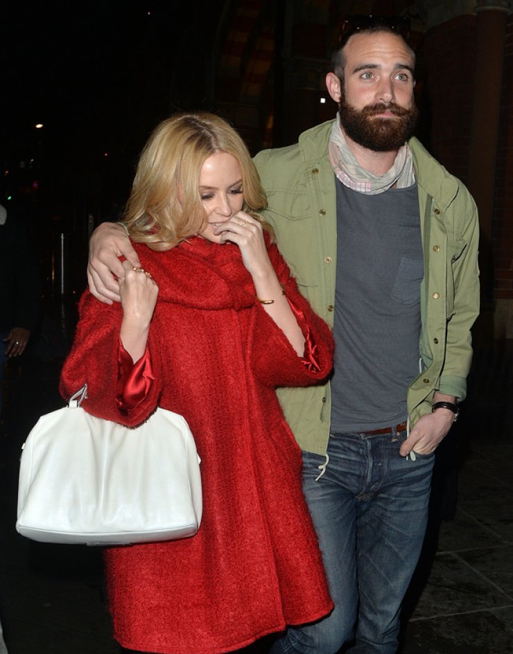 Kylie Minogue: Αρραβωνιάστηκε τον 27χρονο σύντροφό της