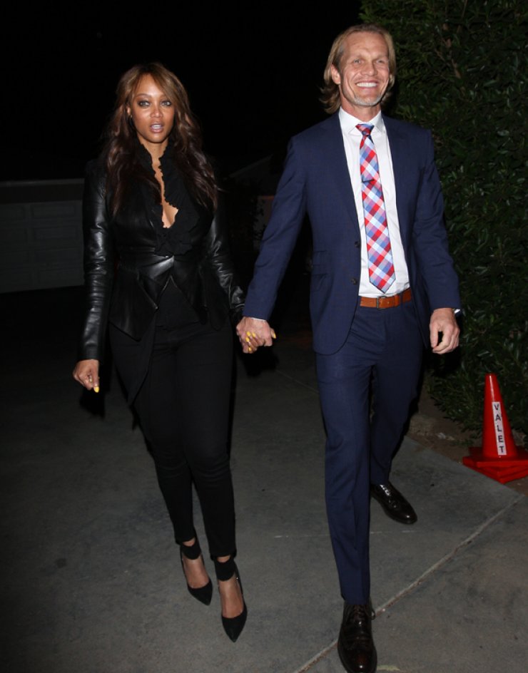 Διάσημο μοντέλο απέκτησε γιο πριν λίγες ώρες μέσω παρένθετης μητέρας 