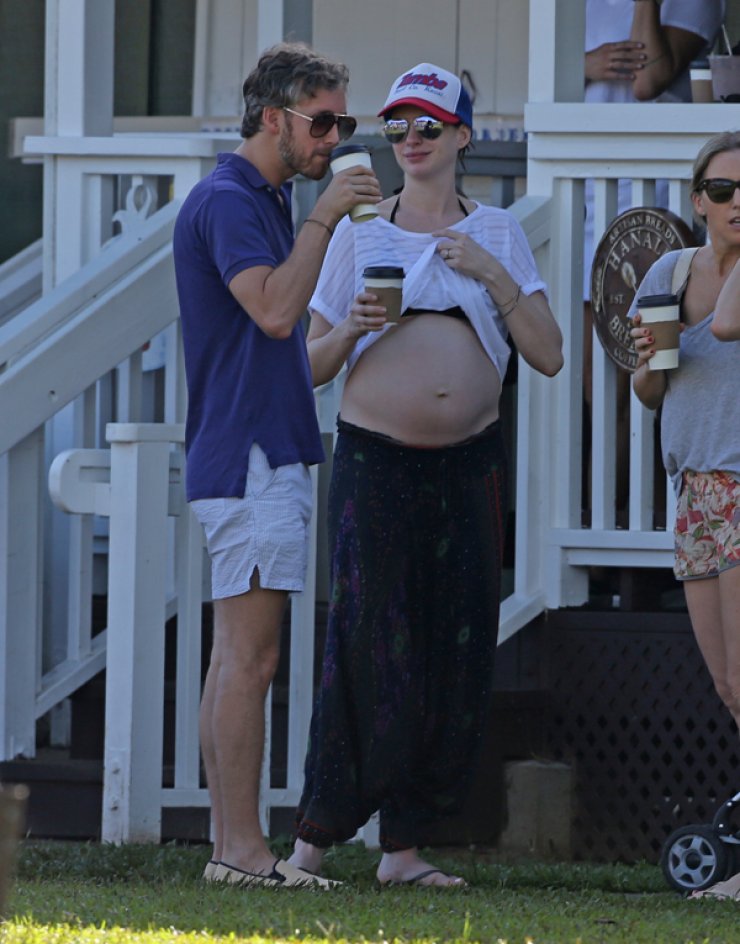 Anne Hathaway: Απολαμβάνει την εγκυμοσύνη της [εικόνες]