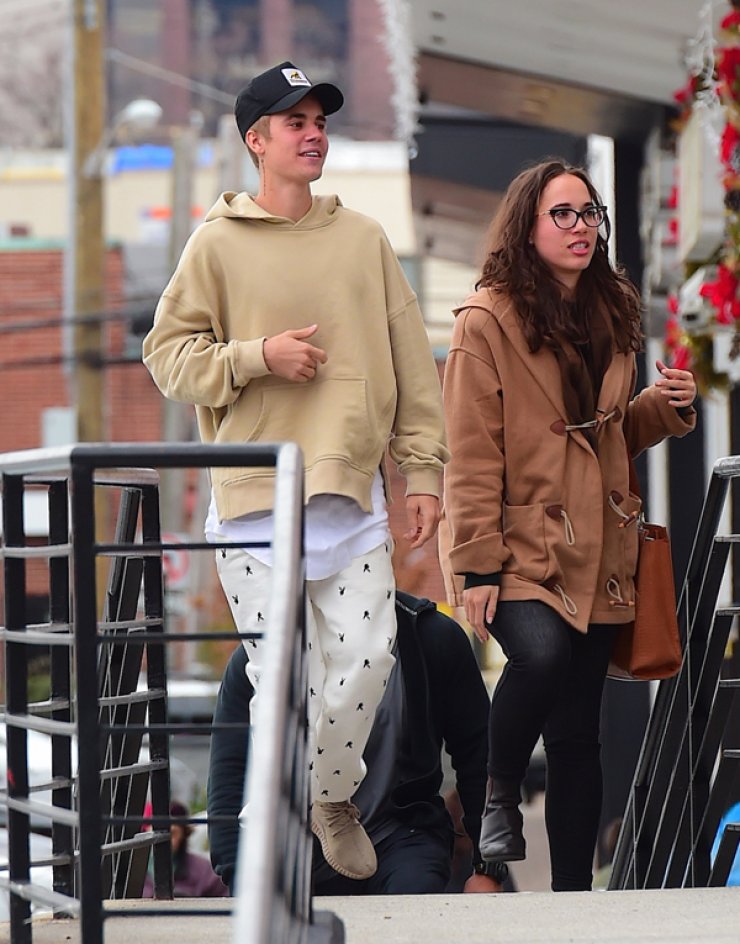 Justin Bieber: Νοίκιασε ολόκληρο bowling για πάρτυ του [εικόνες]