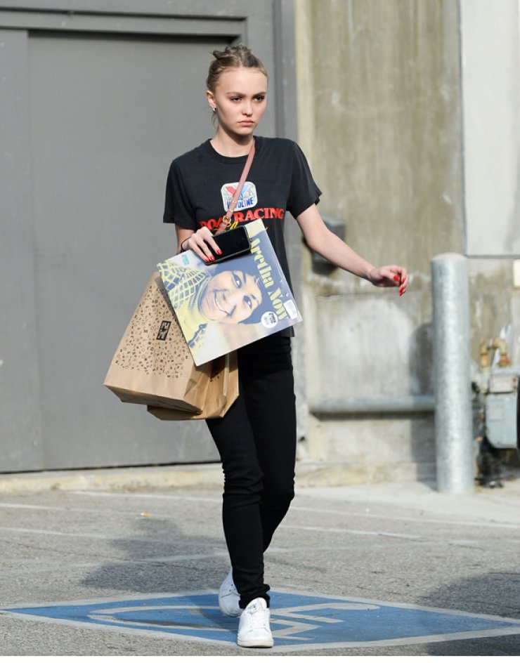 Η κόρη του Johhny Depp ακολουθεί τα χνάρια του πατέρα της [εικόνες] 