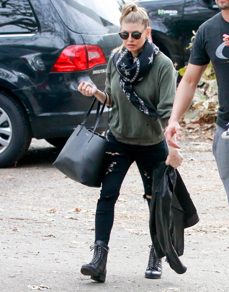 Αυτή είναι η πιο ροκ μαμά του Hollywood [εικόνες]