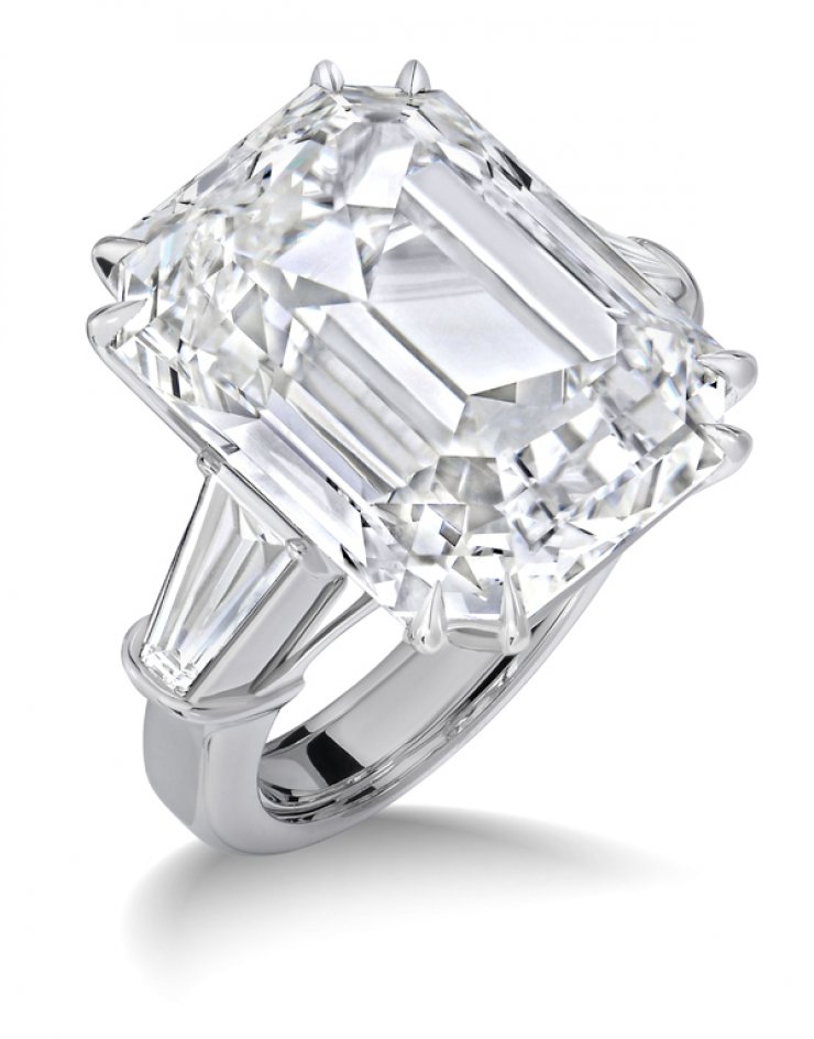 Δείτε το τεράστιο μονόπετρο της Mariah Carey [εικόνες]