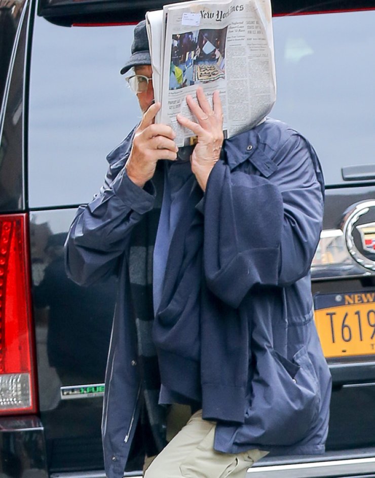 Το κρυφτούλι διάσημου ηθοποιού με του ς φωτογράφους [εικόνες]