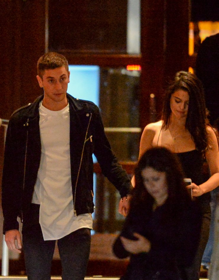 Νέος έρωτας για πασίγνωστη τραγουδίστρια [εικόνες]