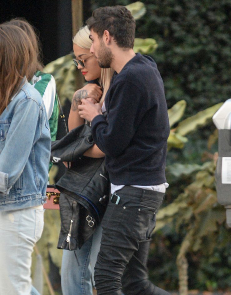 Διάσημη τραγουδίστρια στην αγκαλιά νέου έρωτα [εικόνες]