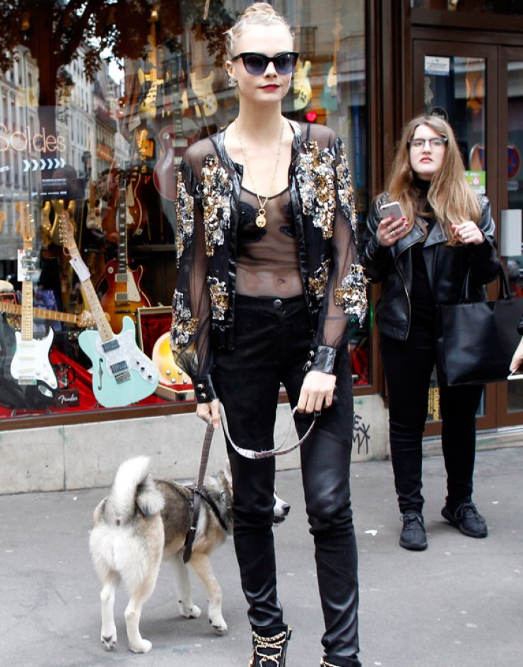 Δείτε πως κυκλοφορεί η Cara Delevigne στο Παρίσι [εικόνες]