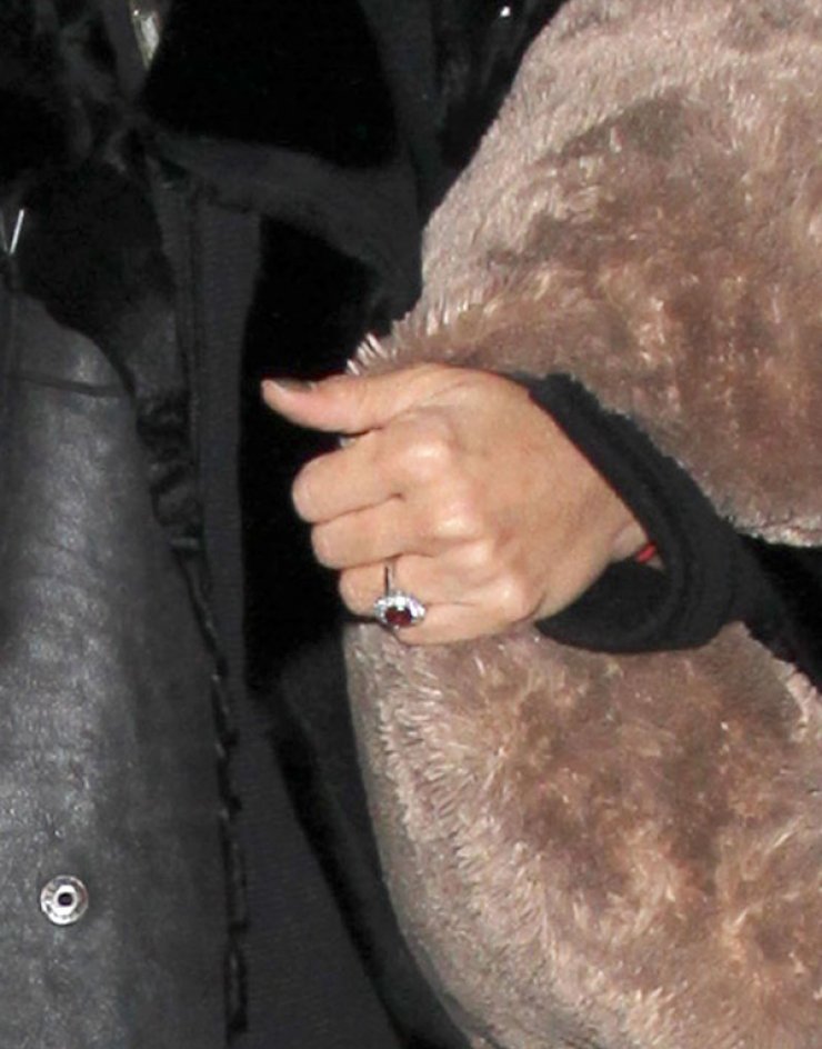 Σε πυρετώδης προετοιμασίες για το γάμο της διάσημη ηθοποιός [εικόνες]