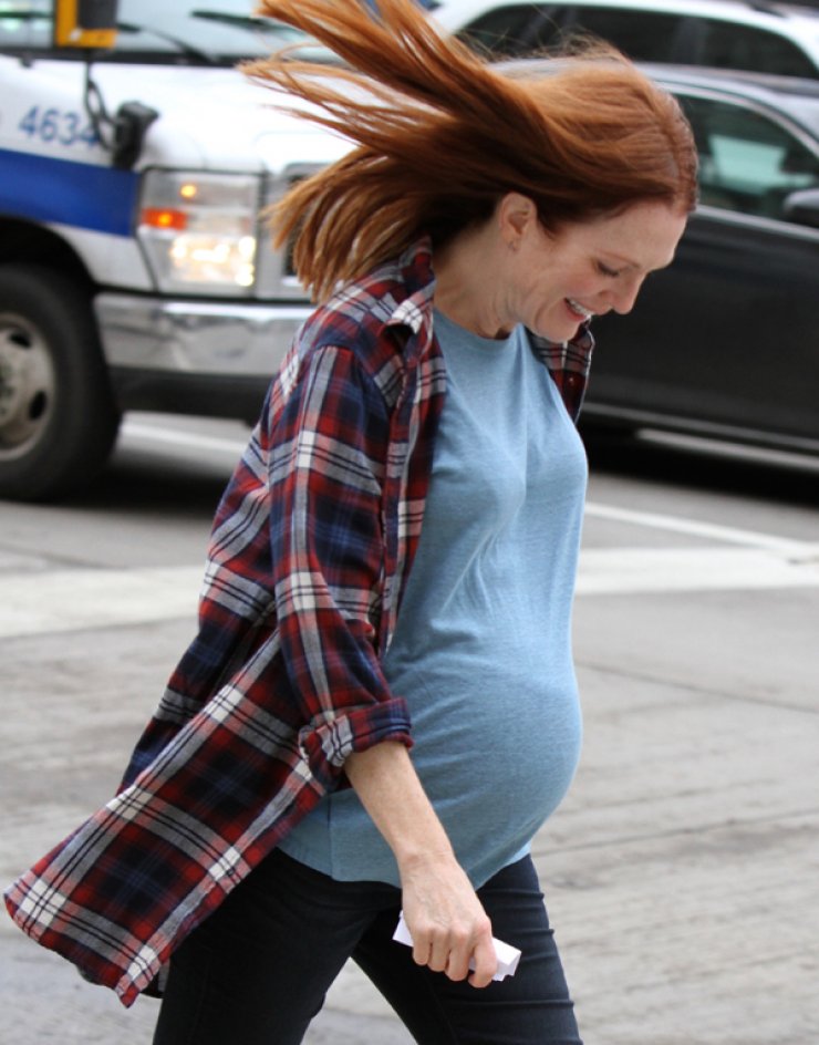 Έγκυος η Julianne Moore; [εικόνες]