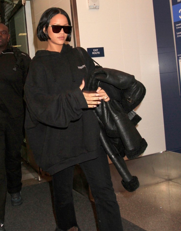 Το νέο hair look της Rihanna [εικόνες]