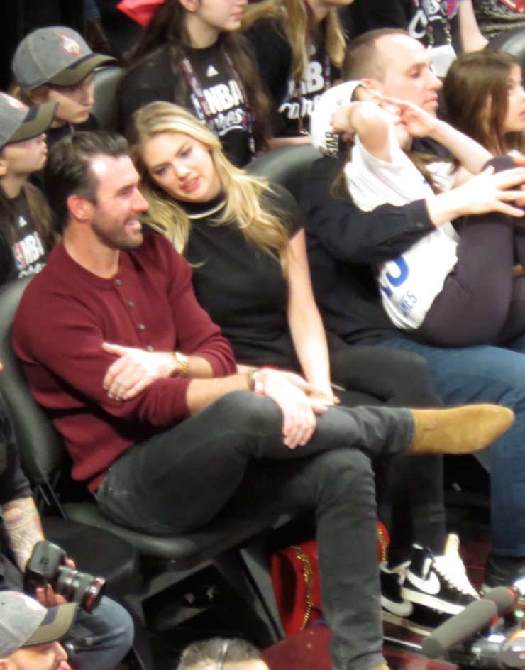 Το σέξυ μοντέλο που είναι και πάλι ερωτευμένο [εικόνες]