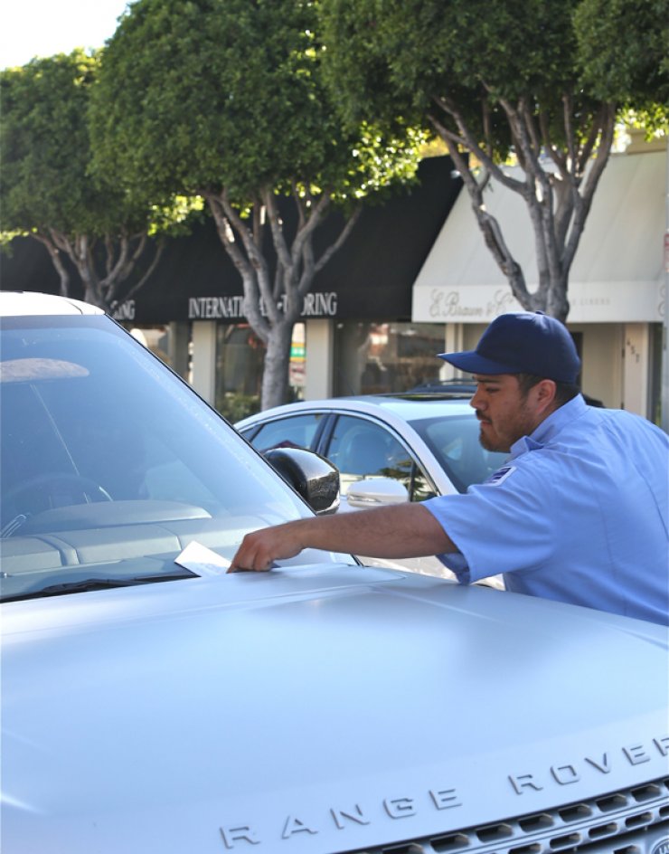 Το πρόστιμο που έλαβε ο Kanye West [εικόνες]