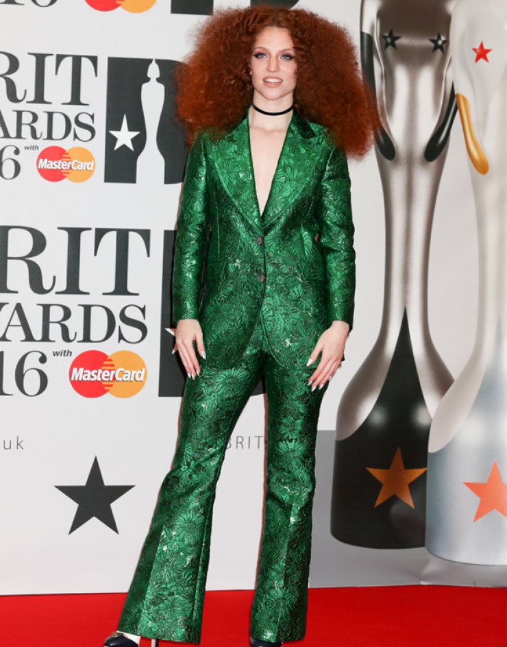 Όλα όσα είδαμε στο κόκκινο χαλί των Brit Awards [εικόνες]