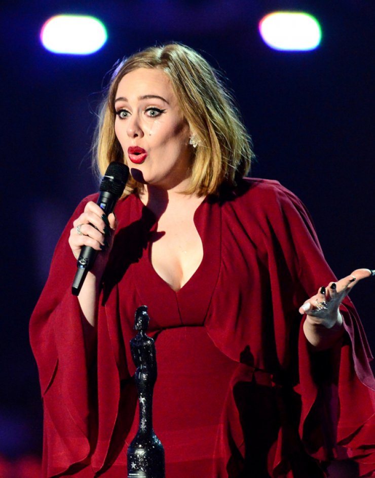 Adele: Η μεγάλη νικήτρια των Brit Awards [εικόνες]