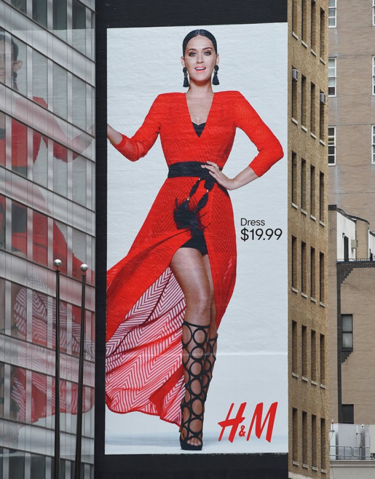 Θεά η Katy Perry στη νέα της διαφημιστική καμπάνια [εικόνες]