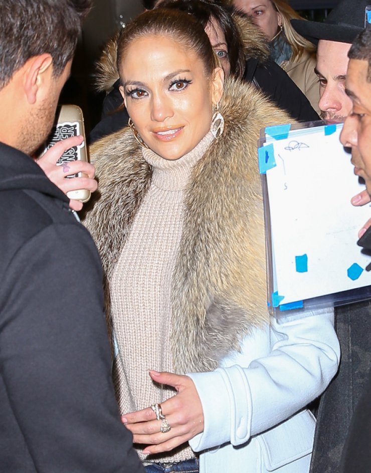 Ασφυκτικός κλοιός για την Jennifer Lopez [εικόνες]