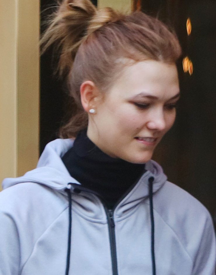 Αγνώριστη χωρίς μακιγιάζ η Karlie Kloss [εικόνες]