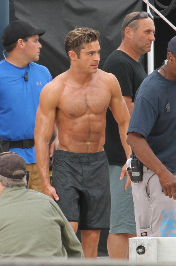 Αυτός είναι ο νέος hot περιζήτητος εργένης του Hollywood [εικόνες]