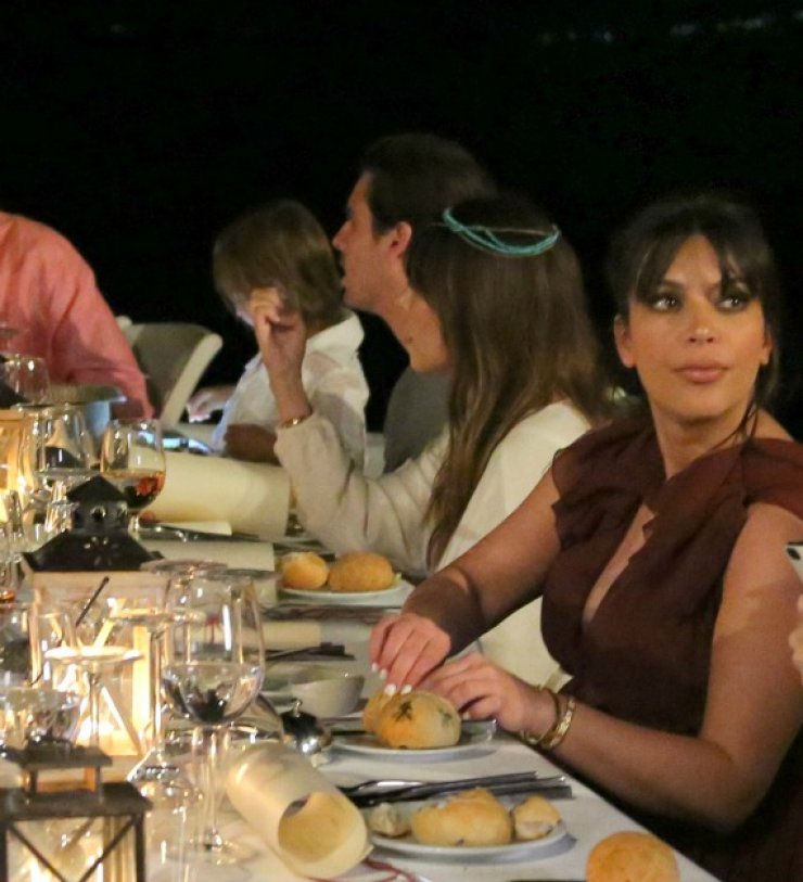 Τι έκανε η Kim Kardashian στη Σαντορίνη