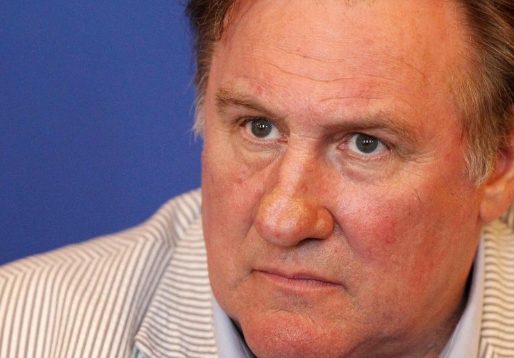 Σκάνδαλο: «Έπιασαν στα πράσα» τον Ζεράρντ Ντεπαρτιέ να κάνει σεξ με ηθοποιό σε τουαλέτα!