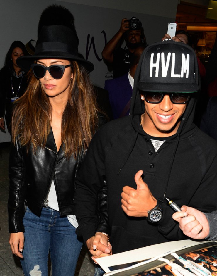 Τελικά ανεβαίνει τα σκαλιά της εκκλησίας η Nicole Scherzinger; [εικόνες]