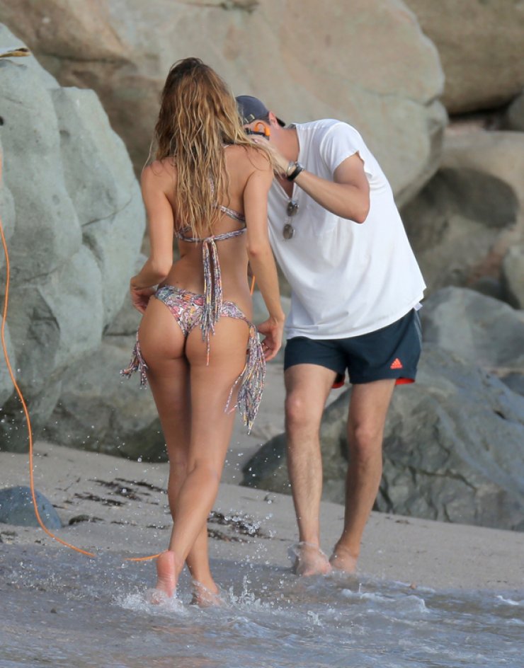 Κολάζει κόσμο και πάλι η Candice Swanepoel [εικόνες]