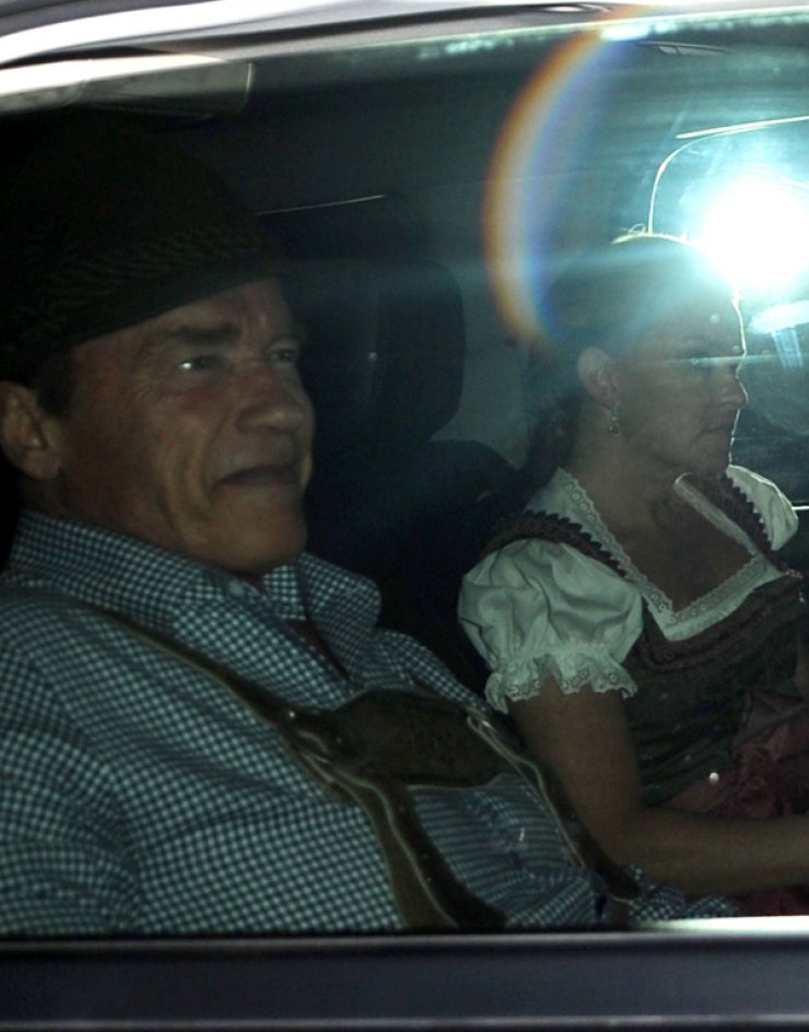 O Arnold Schwarzenegger είναι και πάλι ερωτευμένος [εικόνες]