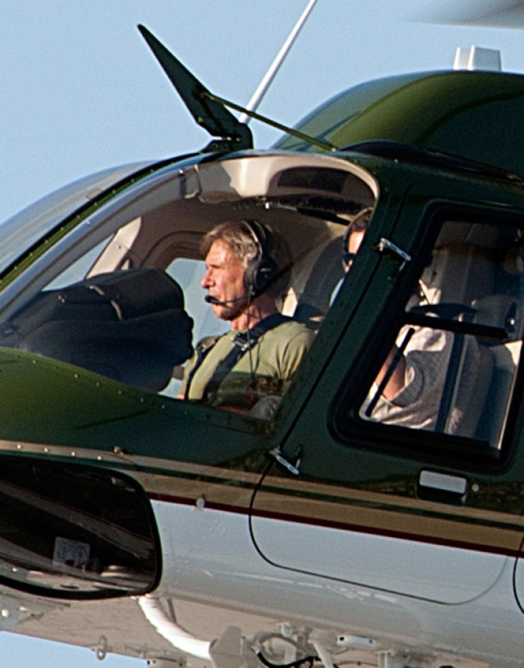 Δείτε τον Harrison Ford να πιλοτάρει ελικόπτερο [εικόνες]