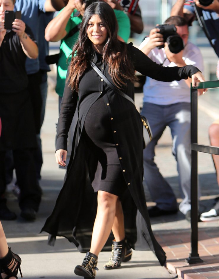 Οι Kardashians ετοιμάζονται να υποδεχτούν το νέο μέλος της οικογένειάς τους [εικόνες]