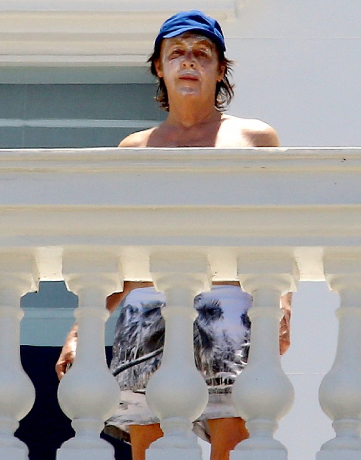 Ο Paul McCartney και το αντηλιακό [εικόνες]