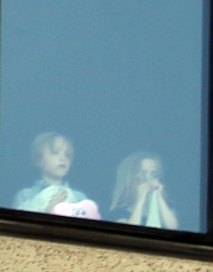 Τι κάνουν τα παιδιά Jolie-Pit όταν οι γονείς δουλεύουν; [εικόνες]