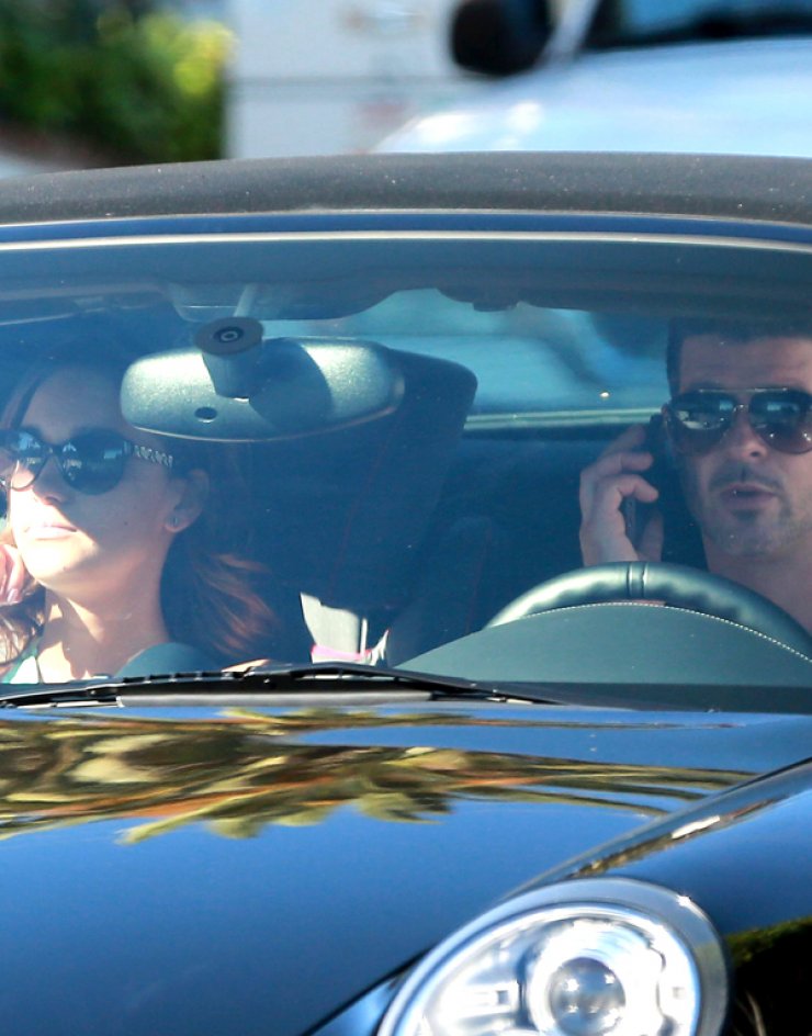 Παρακαλούσε τη γυναίκα του και τώρα δεν την ξέρει καν [εικόνες]