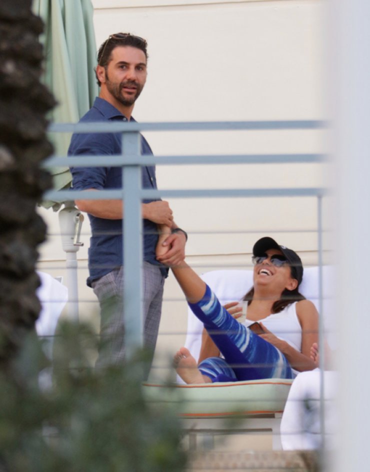 Eva Longoria: Απολαύστε την την ώρα του μασάζ [εικόνες]