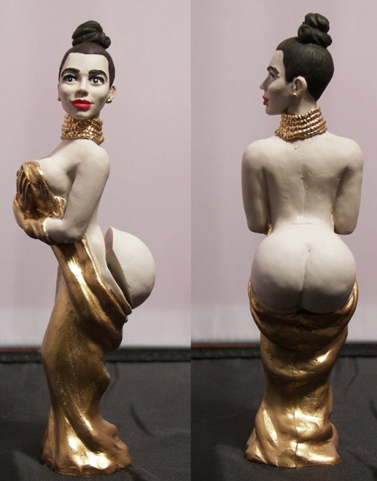 Τα οπίσθια της Kim τώρα και…πήλινα [εικόνες]