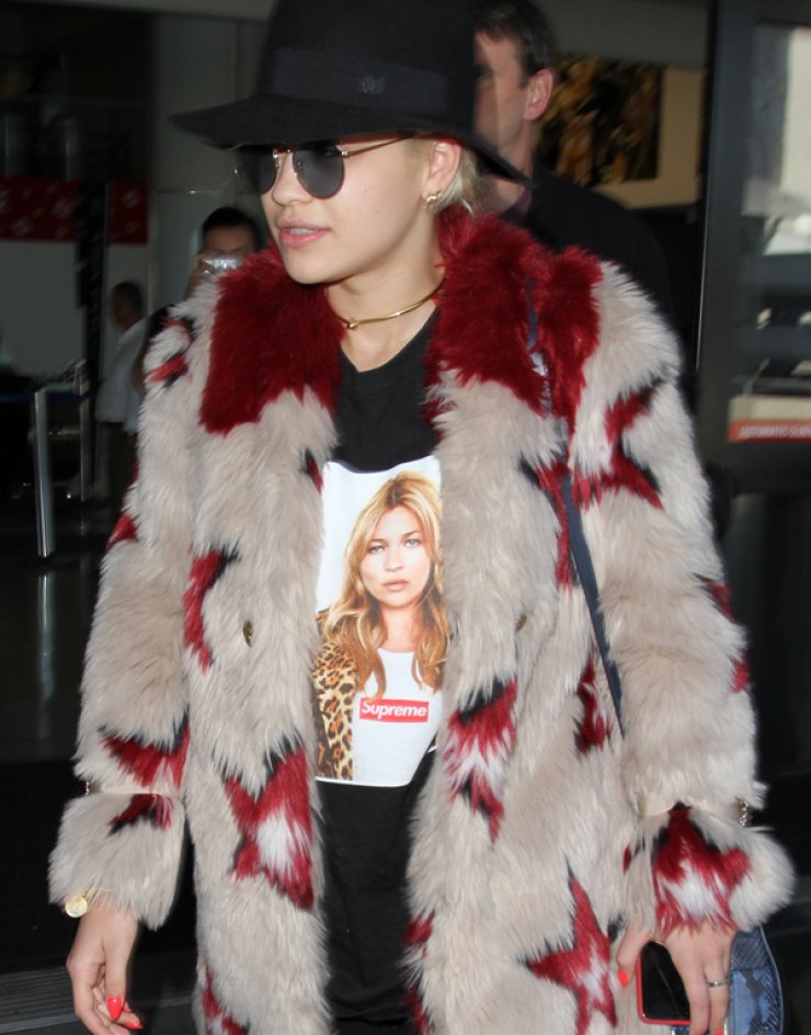 Rita Ora: Φοράει μέχρι και t-shirt της διάσημης φίλης της [εικόνες]