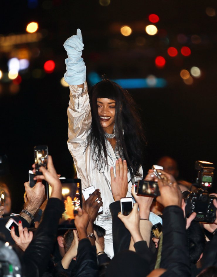 Η Rihanna πήγε Παρίσι και τρελάθηκε [εικόνες]