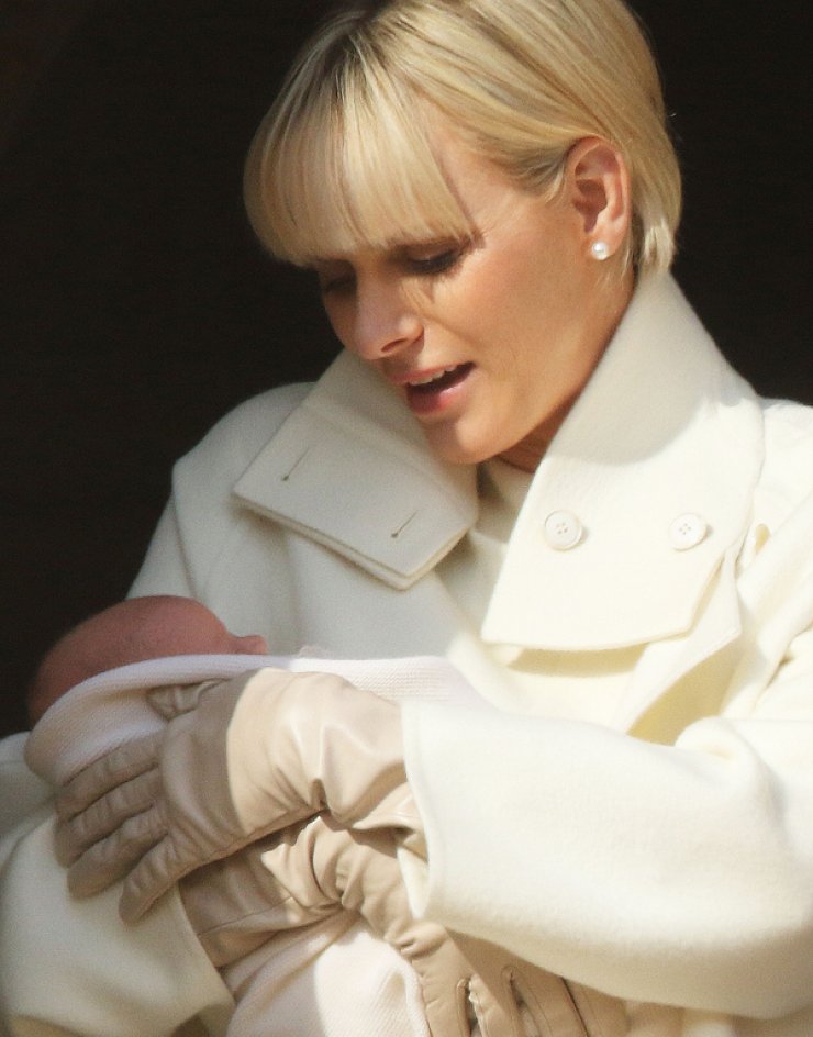 Για πρώτη φορά τα νεογέννητα δίδυμα στο παλάτι του Μονακό [εικόνες]