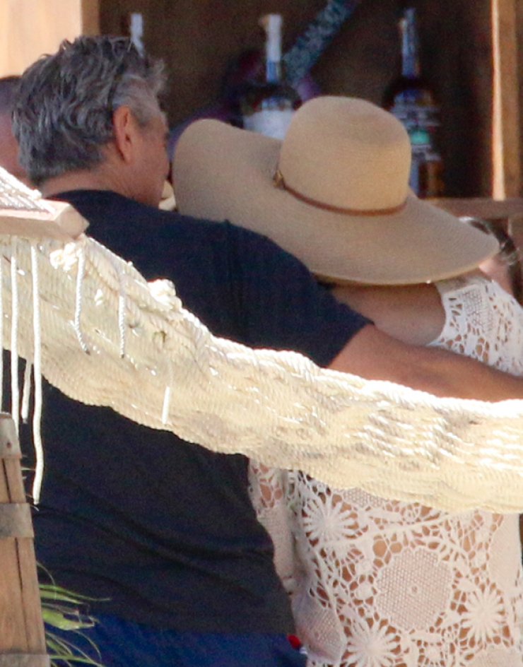 Clooney-Alamuddin: Παντού μαζί και αγκαλιασμένοι [εικόνες]