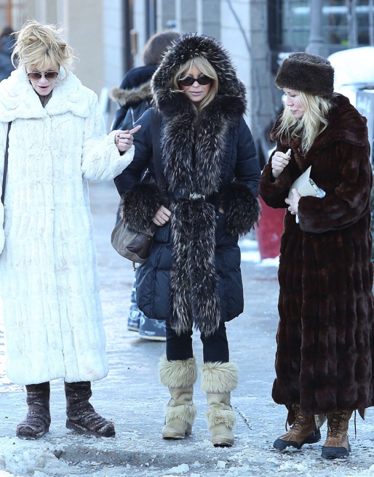 Ποιοι σταρς του Hollywood περνάνε τις γιορτές στο ολόλευκο Aspen; [εικόνες]