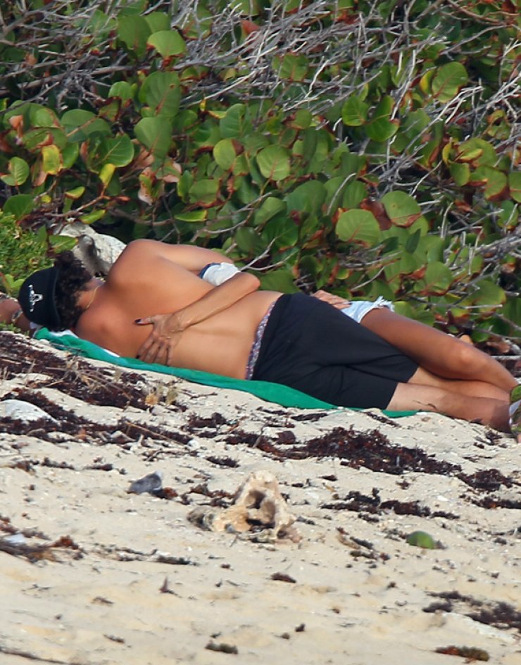 Heidi Klum: Συνεχίζει τις δημόσιες παθιασμένες εμφανίσεις με το σύντροφό της [εικόνες]