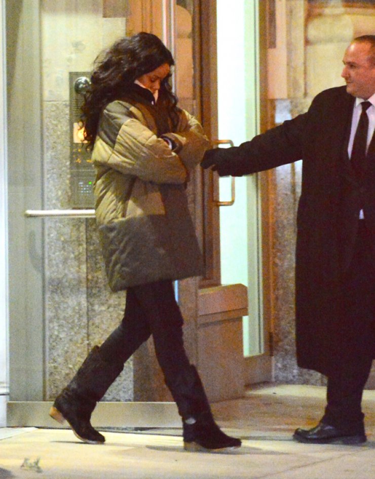 Για ποιο λόγο είναι στεναχωρημένη η Rihanna; [εικόνες]