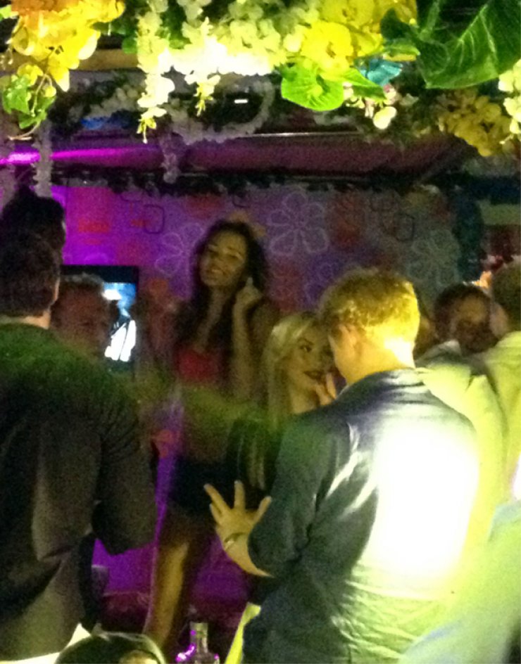 Τα νυχτοπερπατήματα του πρίγκιπα Harry στο Abu Dhabi [εικόνες]